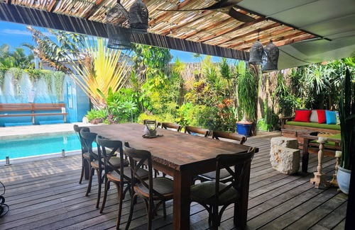 North Creek Maison | Family friendly retreat 5 minutes stroll to the beach!
