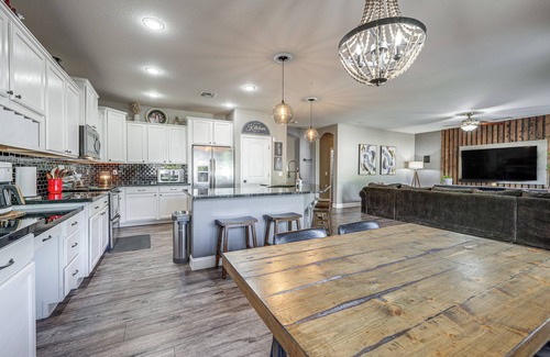 Rovey Farm Estates Maison | Family-Friendly Retreat w/ Pool - Near Westgate!