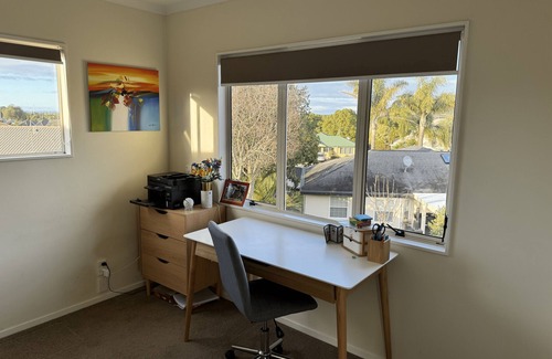 Papamoa Beach Maison | Family Friendly Retreat: Heated Pool, Spa, 5min walk to beach
