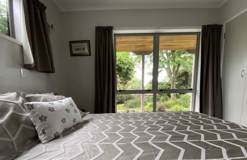 Lynmore Maison | Family friendly retreat close to forest and lakes.