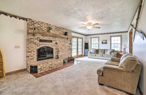 Bronson Maison | Family-Friendly Retreat on Long Noble Lake!
