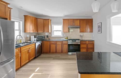 Everett Maison | Family-Friendly Rose Cottage | Near Encore | 4 Beds 3 Baths