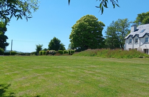 Aughrim Maison | Famille bienvenus Beaux volumes Sur un grand terrain avec vue panoramique
