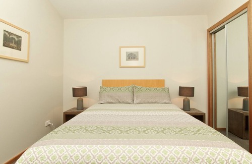 Shortland Maison | Family Friendly Townhouse 5 with large yard