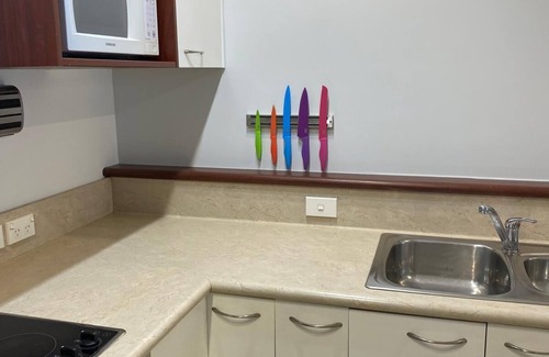 Wellington Appartement | Family friendly two bedroom apartment with secure free carparking. Pool &Gym too