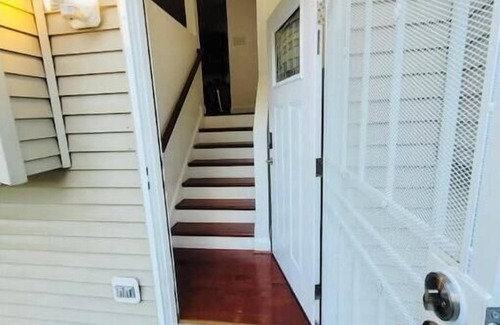 Fairmount Heights Maison | Family friendly-4Bedroom house, free 2 car driveway/street parking DC &VA acess.