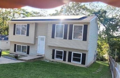 Fairmount Heights Maison | Family friendly-4Bedroom house, free 2 car driveway/street parking DC &VA acess.