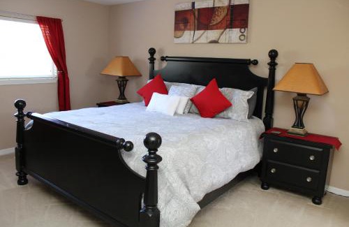 Watersong Maison | Family Friendly Vacation Home - Large Pool & Spa - Large Sunny Patio - Game Room - 13 Miles to Disney