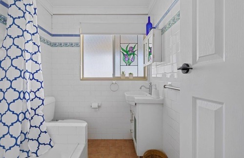Tuggerawong Maison | Family-friendly Waterfront Home with Pool + Games