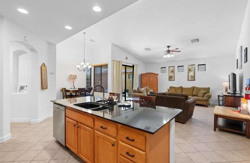 Palm Valley Maison | Family Friendly w Badminton Goodyear Park