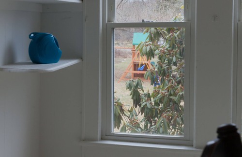 Cornwallville Maison | Family friendly with fireplace and swingset