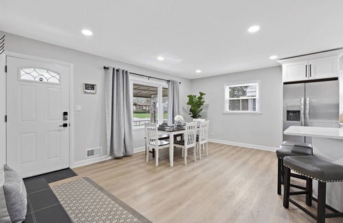 Downers Grove Maison | Family, Friends and Fun Chicago Getaway