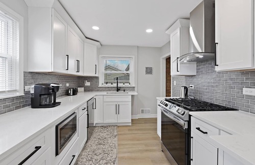 Downers Grove Maison | Family, Friends and Fun Chicago Getaway