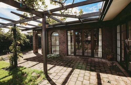 Bell Block Maison | Family Fun - 4BR home with swimming pool and spa