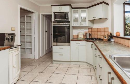 Bell Block Maison | Family Fun - 4BR home with swimming pool and spa