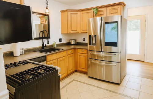 Newtonville Maison | Family Fun! Pool, Fire Pit, Huge Yard Near SUNY Albany & Attractions