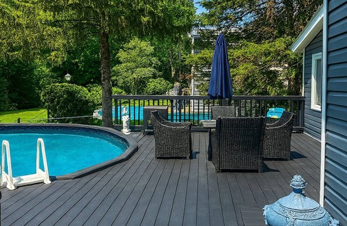 Newtonville Maison | Family Fun! Pool, Fire Pit, Huge Yard Near SUNY Albany & Attractions