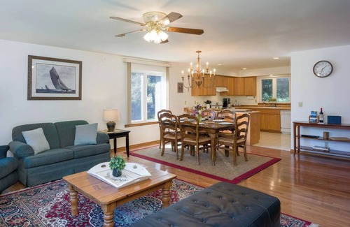 Doe Bay Maison | Cheerful, Garden Home Close to Trails, Lakes, Beaches, Resorts