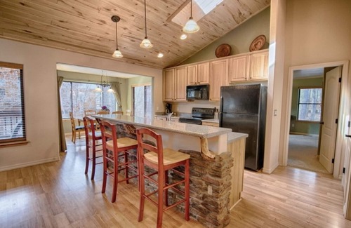 Pinetop Cabine | Animaux admis de plain-pied 1680 m² Pinetop Lakes CC 3bd 2 ba Cabine 3bd 2ba
