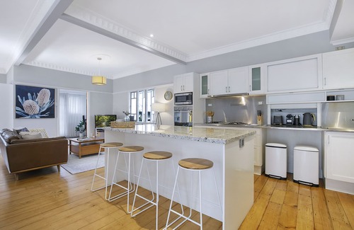 Morningside Maison | Family Gem - 4Bed/2Bath/3Car - Beautiful Renovated 1920's Queenslander