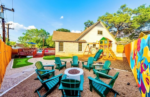 Arboretum Maison | Family Gem - Heated Pool, Hot tub, GameRooms, Playground, Firepit, Chess, EV…