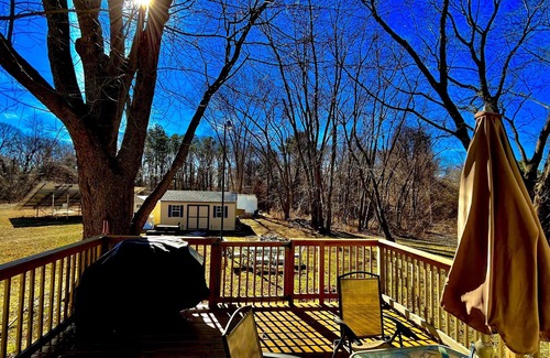 Egg Harbor Township Maison | Family getaway? Business retreat? Event planning? This is the location for you.