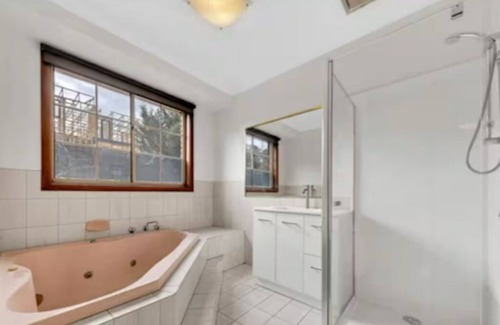 Darley Maison | Family Getaway, Multiple hiking spots and trails nearby