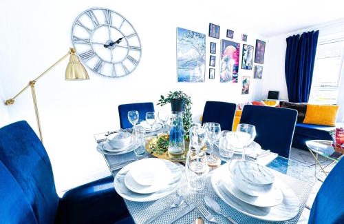Bordesley Appartement | Family, Group & Contractor Stay - Sleeps Upto 9 Guests with Free Parking