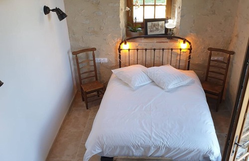 Bazouges-sur-le-Loir Lit Et Petit-Déjeuner | Family guesthouse near La Flèche, pets allowed