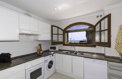 L'Hospitalet de l'Infant Chalet De Ski | Maison Familial avec Piscine en Bord de Mer · UHC ARENAL 163