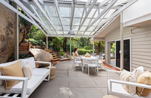 Beacon Hill Maison | Family haven in Allambie Heights. Relaxed & peaceful cul-de-sac.