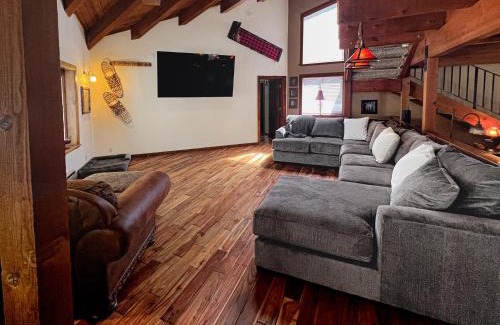 Graeagle Maison | Family Haven in Graeagle CA w/King Bed Suite