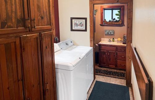 Graeagle Maison | Family Haven in Graeagle CA w/King Bed Suite