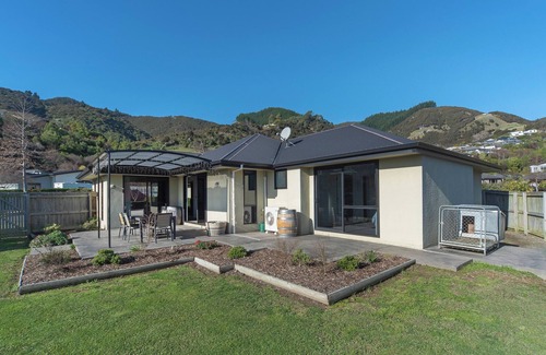 Atawhai Maison | Family Haven - Your tranquil haven near Nelson Central and Tahunanui Beach