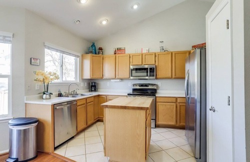 Aurora Maison | 2 Master Suites with King beds fast Wifi workspace