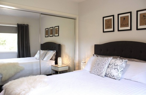 Corlette Maison | Family home 5 minutes walk to the beach. Fur babies welcome!