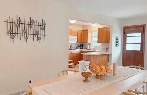 Willowick Maison | Family Home Across from Park & Pool Access