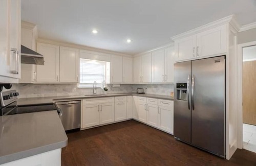 Oklahoma City Maison | Family Home + Back Guest Home
