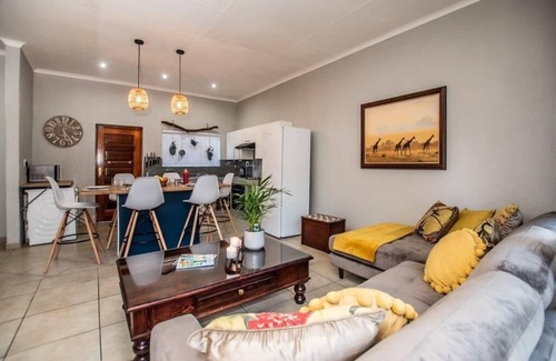 Nelspruit Maison | Family home close to Kruger National Park, shops, restaurants and