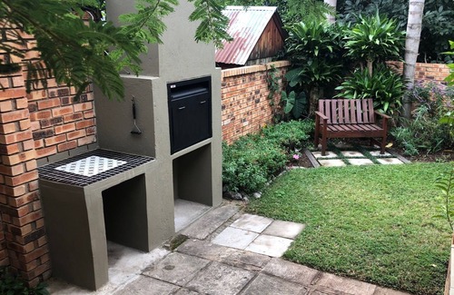 Nelspruit Maison | Family home close to Kruger National Park, shops, restaurants and