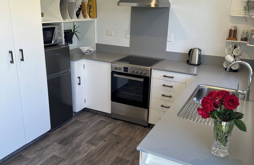 Alexandra Maison | Family Home close to town. wifi-linen included