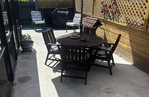 Alexandra Maison | Family Home close to town. wifi-linen included