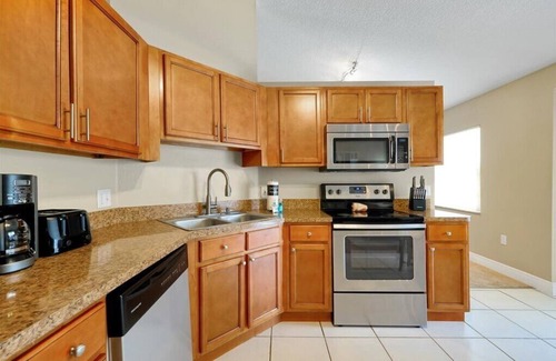 Davenport Maison | Family Home close to Disney, w/ Pool & Pet Friendly