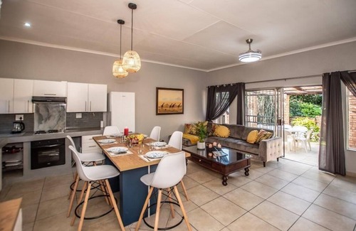 Nelspruit Maison | Family Home close to KrugerPark. Peacefull, safe and comfortable