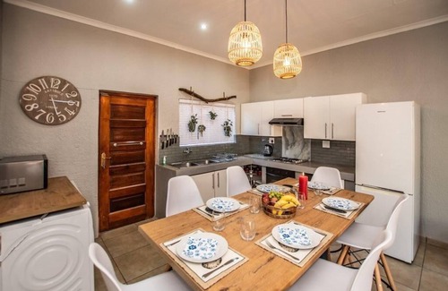 Nelspruit Maison | Family Home close to KrugerPark. Peacefull, safe and comfortable