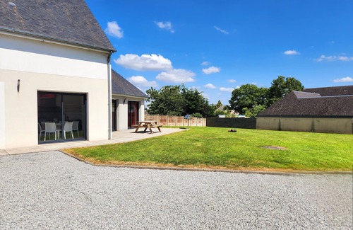Moyon-Villages Maison | maison familiale idéalement placée dans le département de la Manche