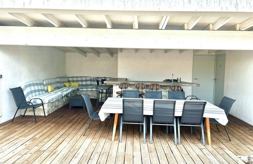 Eysines Maison | Family home - Sleeps 10 - Heated pool - Air conditioning