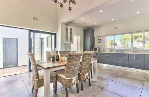 Milnerton Maison | Family Home WiFi Pool Secure Parking