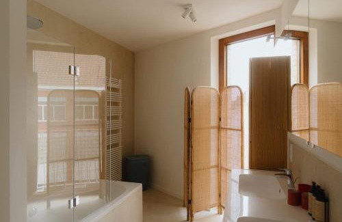 Rabot Appartement | Family Home with Garden, Workspace & Gym