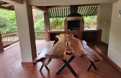 Nelspruit Maison | Family Home With Indoor Water Feature